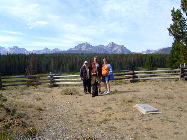 Jane, Curtis, Karin and Buster sure do like those mountains.