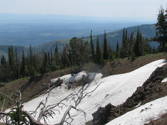 Even by us there is snow. The sky is hazy because of fires in California. It is still breathtaking tho.