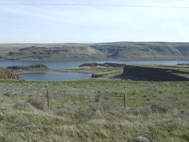 Day one; driving toward Hood River on the Washington side of the river. We are not yet into the rain forest part of the state.